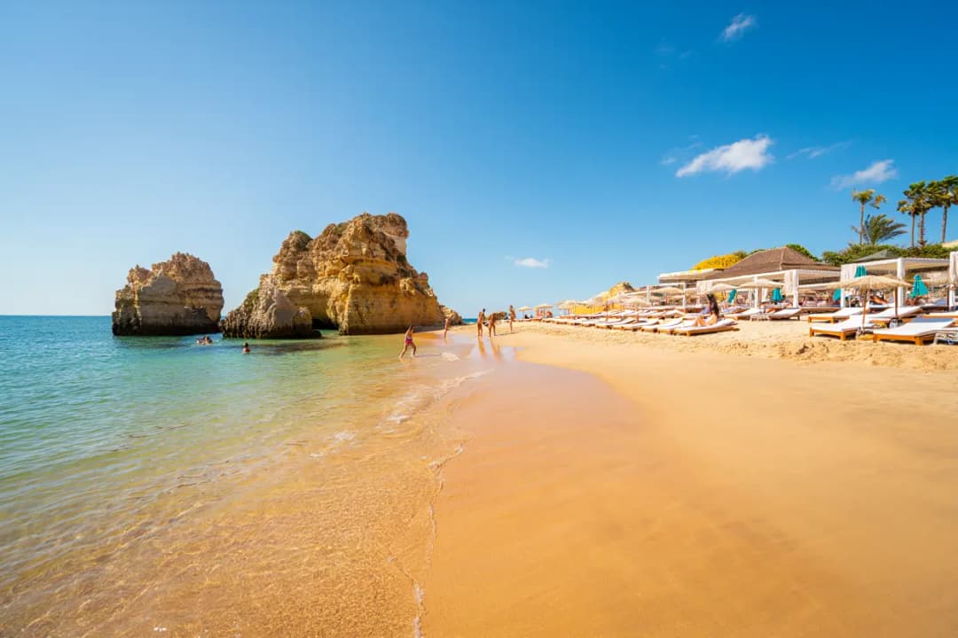 Mortgage Broker in the Algarve — Free Help for Non-Residents (2026)